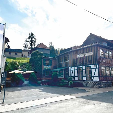 Gasthof & Pension "Schwarzer Adler" マッサーベルク エクステリア 写真